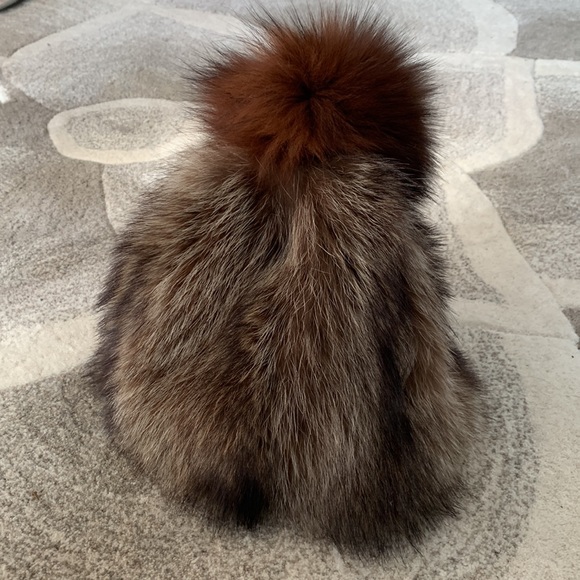 RF Rachel F. Recycled Fur hat Size M - Picture 3 of 4